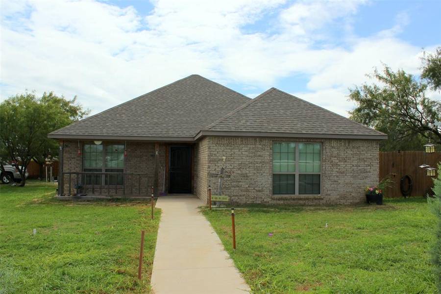 517 Lens, Eastland, TX 76448