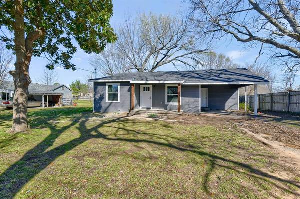 2529 Loy Lake Road,  Denison,  TX 75020