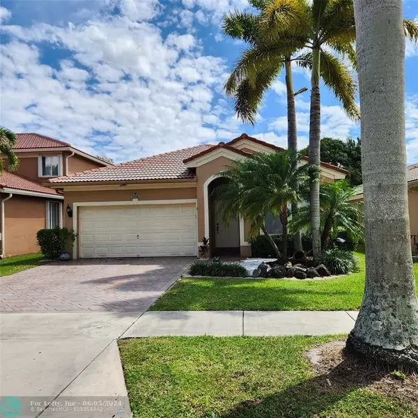 3794 Woodfield Dr, Coconut Creek, FL 33073