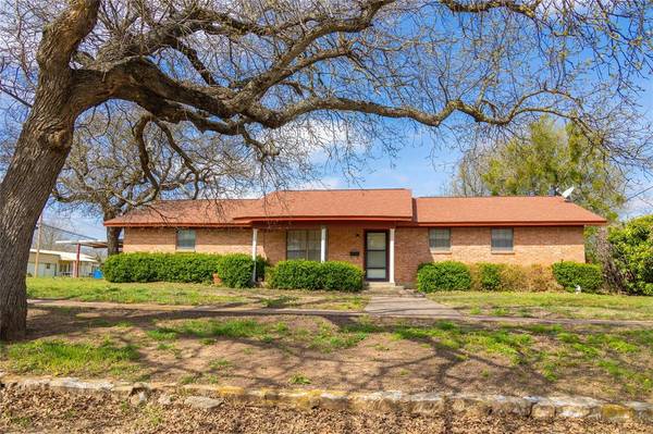 De Leon, TX 76444,232 S Moseley Street