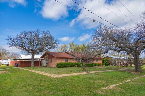 De Leon, TX 76444,232 S Moseley Street