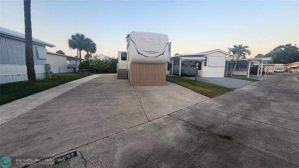 6657 SE 56th St,  Okeechobee,  FL 34974