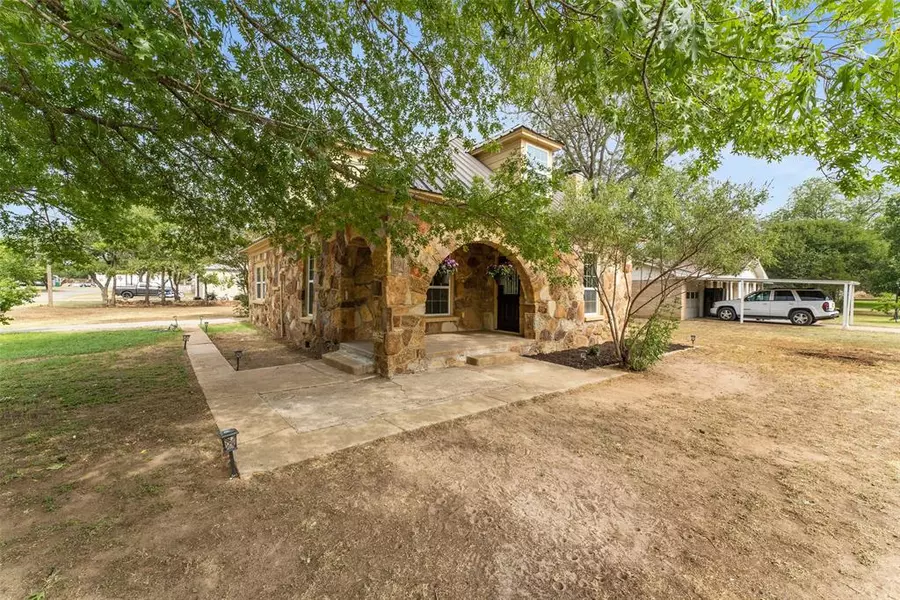 110 Vine Street, Bangs, TX 76823