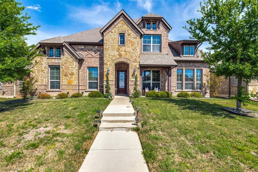 121 White Oak Lane, Red Oak, TX 75154