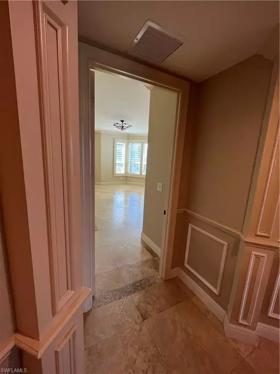 Naples, FL 34110,285 Grande WAY 701