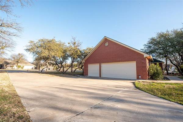 Hudson Oaks, TX 76087,213 South Fork Drive