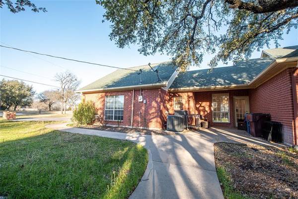 Hudson Oaks, TX 76087,213 South Fork Drive