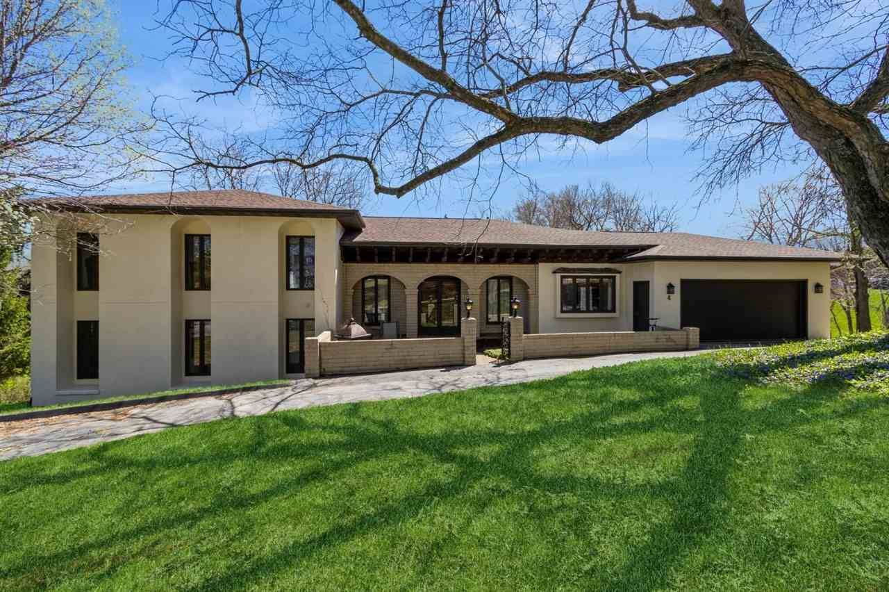 4 Glenview Knl NE, Iowa City, IA 52240