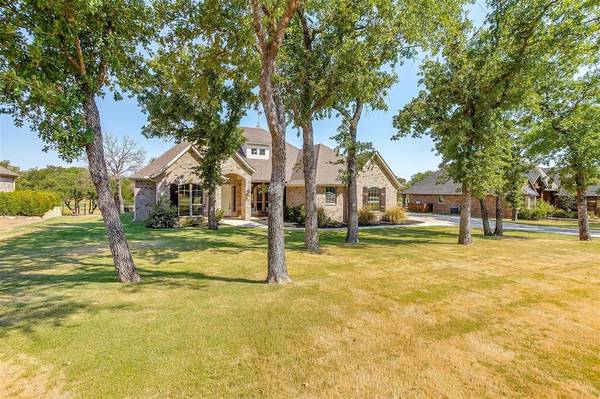 582 S Sugartree Drive S, Lipan, TX 76462