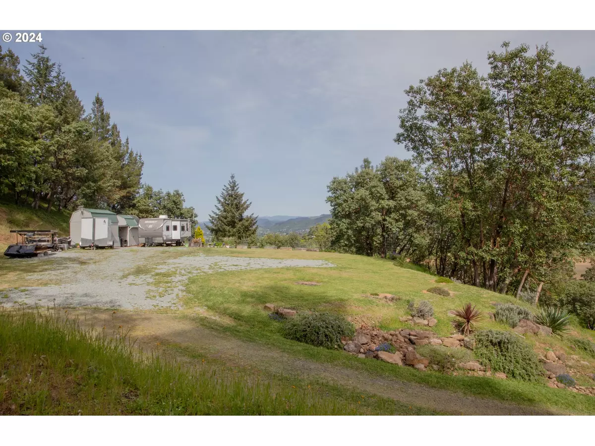 Myrtle Creek, OR 97457,3177 WEAVER RD