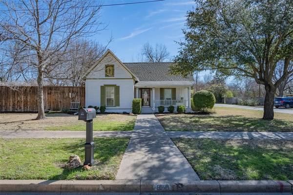 500 Williams Street,  Waxahachie,  TX 75165