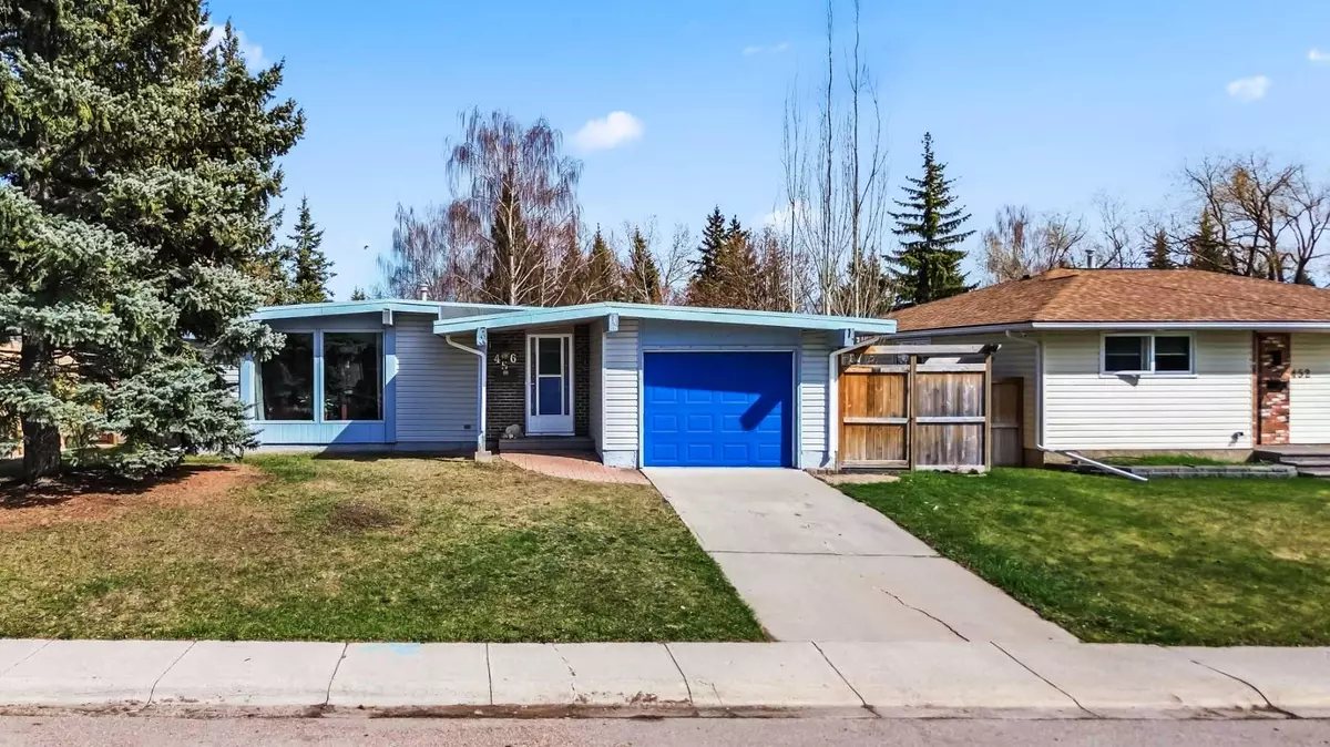 Calgary, AB T2W 2H4,456 Cedarille CRES SW