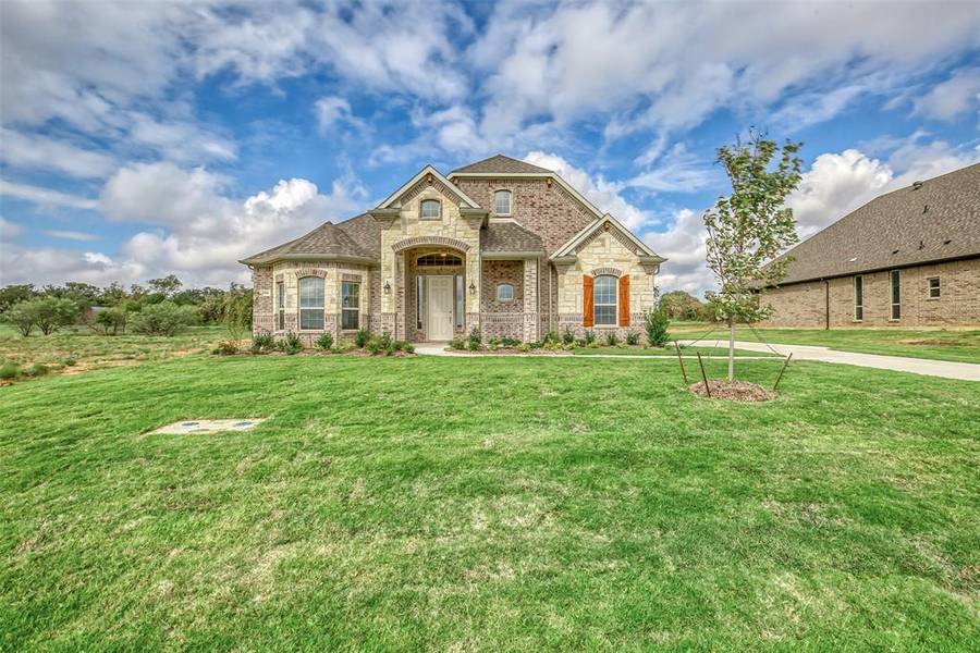 2016 Glen Hollow Court, Joshua, TX 76058