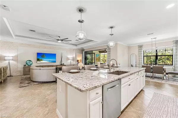 4686 Abaca CIR, Naples, FL 34119