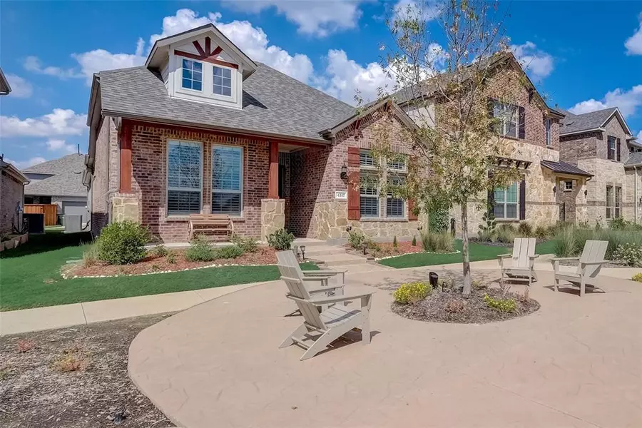 4317 Fall Blossom Drive, Arlington, TX 76005