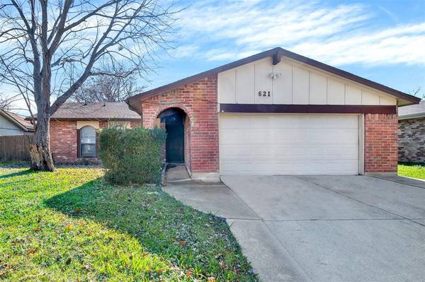 621 Brian Drive, Grand Prairie, TX 75052