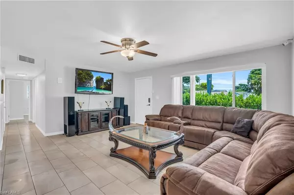 Naples, FL 34104,883 Coconut CIR E