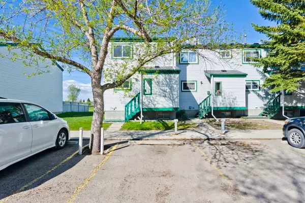 Calgary, AB T1Y 4T1,131 Templehill DR NE #11