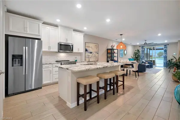 14664 Edgewater CIR, Naples, FL 34114