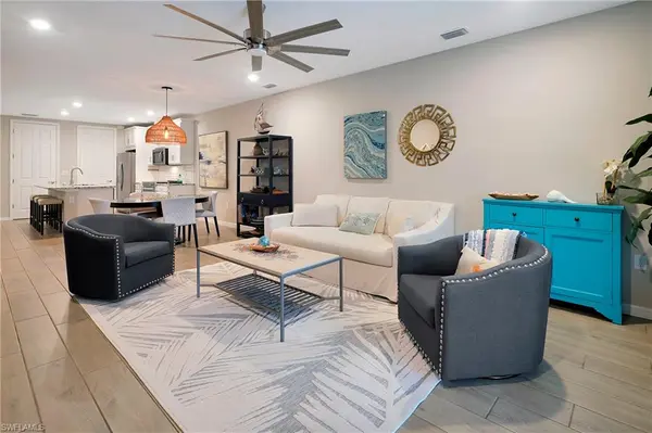 14664 Edgewater CIR, Naples, FL 34114