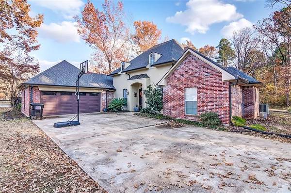 1933 Leeward Cove, Benton, LA 71006