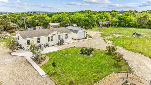 3221 & 3223 Blueberry Trail, Granbury, TX 76048