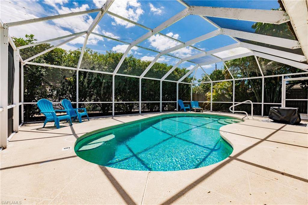 690 95th AVE N, Naples, FL 34108
