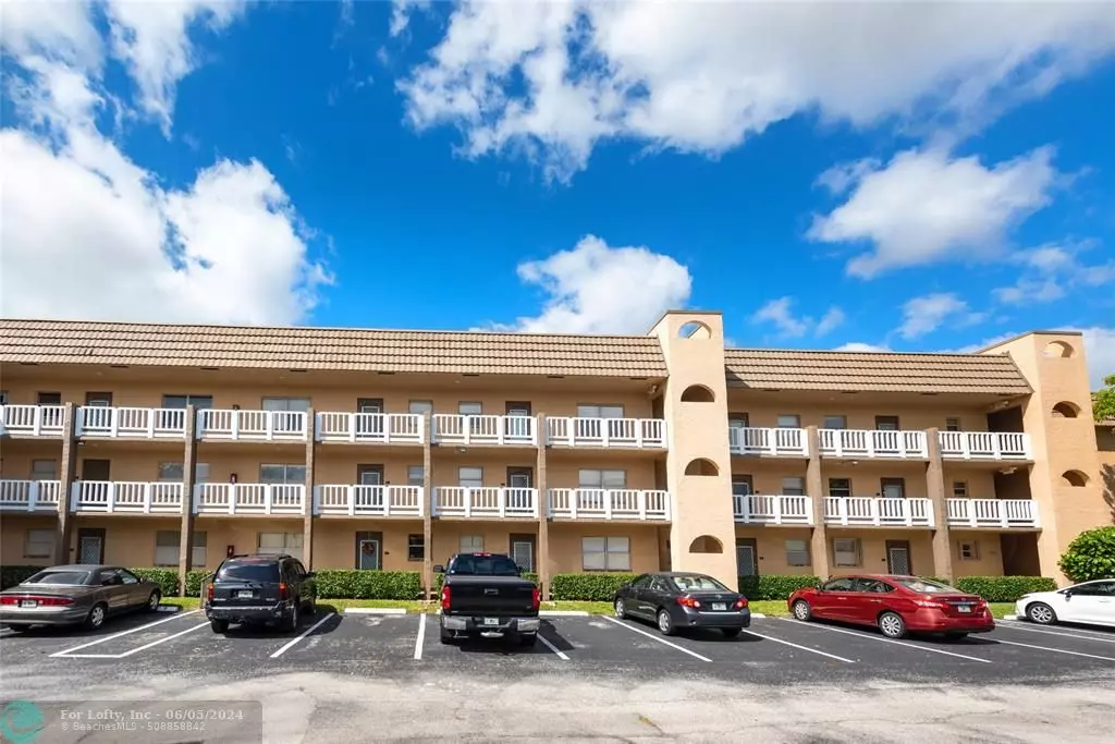 Sunrise, FL 33322,9360 Sunrise Lakes Blvd  #203