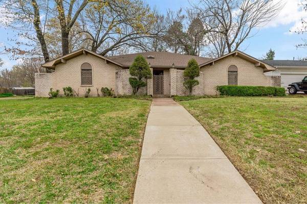 615 26th Street SE,  Paris,  TX 75460