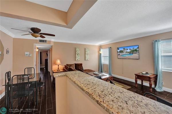 Lauderdale By The Sea, FL 33062,1439 S Ocean Blvd  #201