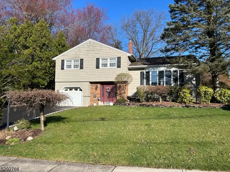 11 Piermont Ter, Wayne Twp., NJ 07470