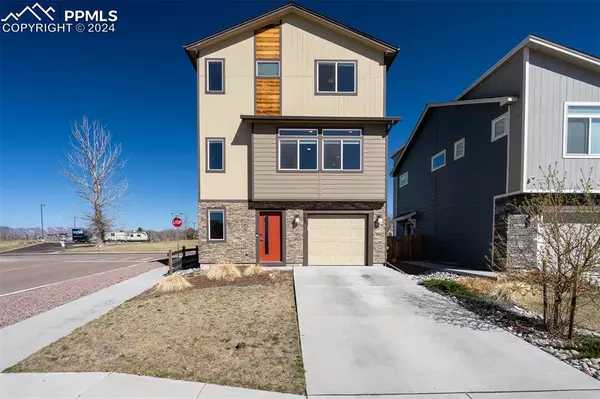 969 Grissom DR, Colorado Springs, CO 80915