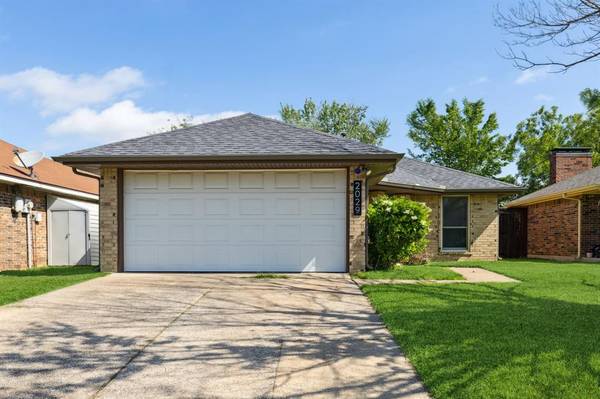 2029 Avignon Drive, Carrollton, TX 75007