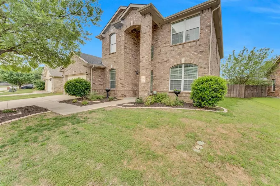 9208 Water Oak Drive, Arlington, TX 76002