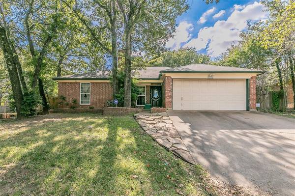 159 Ann Court, Azle, TX 76020