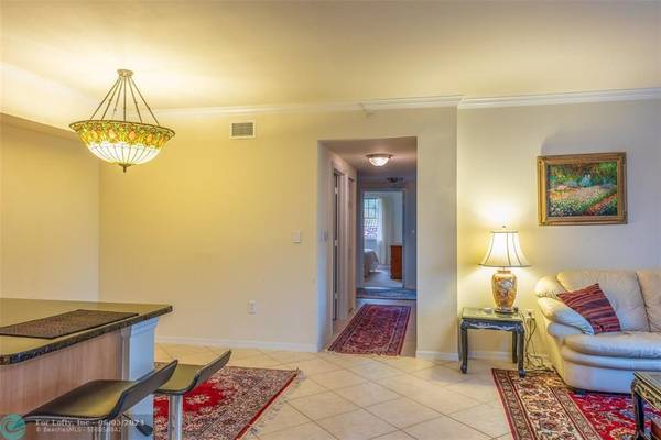 West Palm Beach, FL 33411,6565 Emerald Dunes Dr  #308