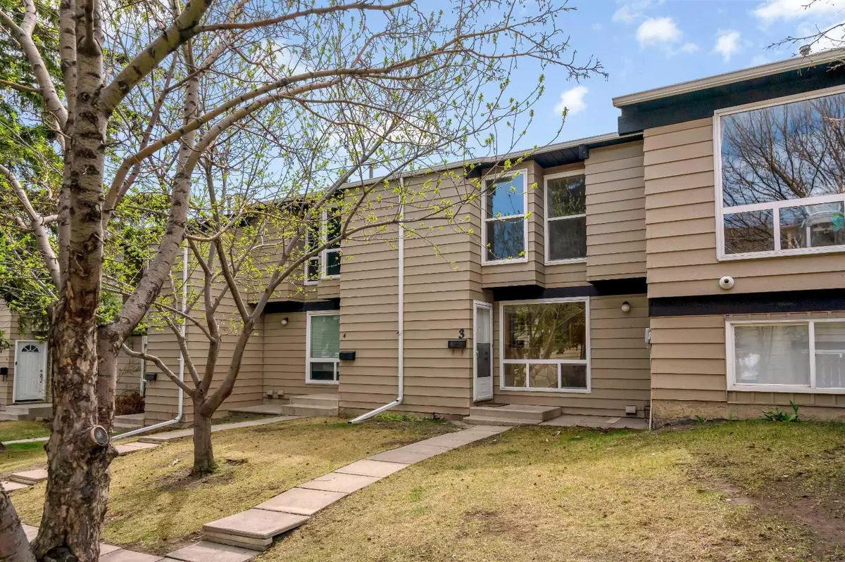 Calgary, AB T2K 5S3,7205 4 ST NE #3