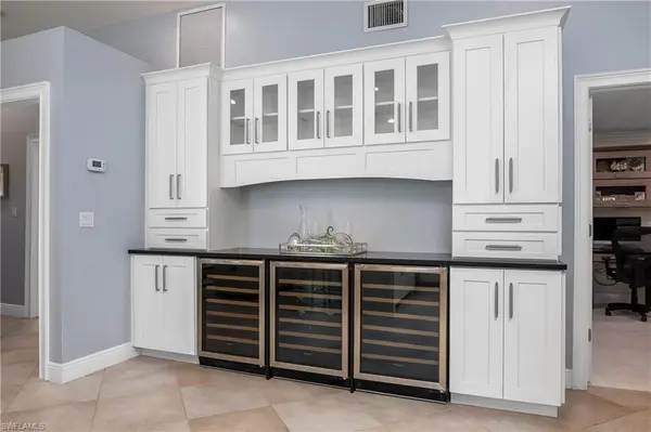 733 95th AVE N, Naples, FL 34108