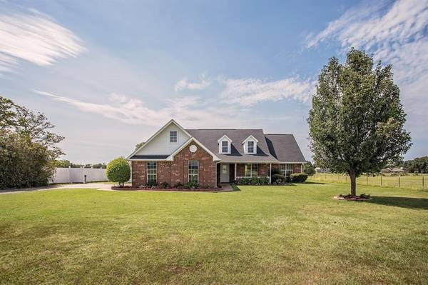 3603 Fm 17, Grand Saline, TX 75140