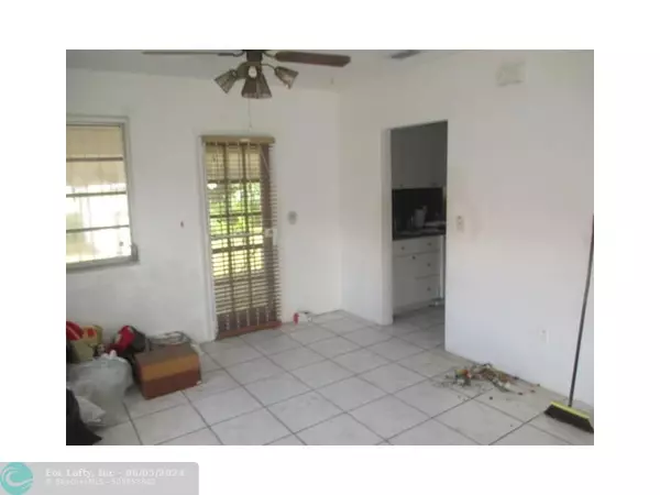 Miami, FL 33126,353 NW 62ND CT