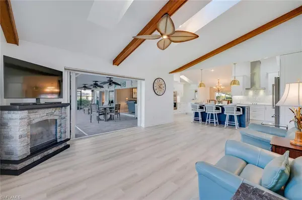 2219 Noble CT, Naples, FL 34110