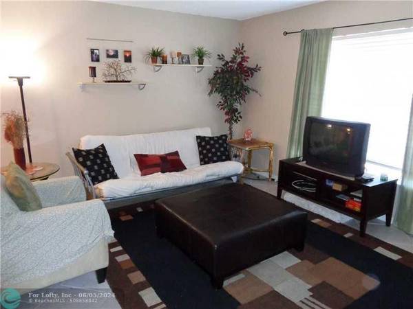 Davie, FL 33314,6542 SW 41st St  #6542