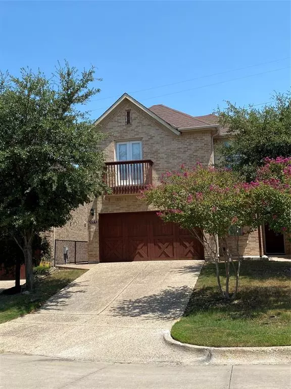 2223 Highland Villa Lane, Arlington, TX 76012