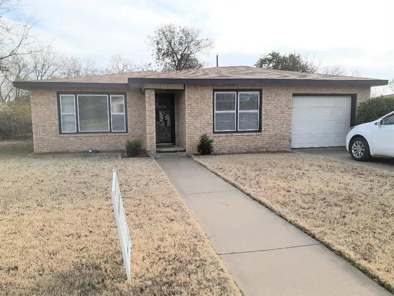 1428 Avenue C, Graham, TX 76450