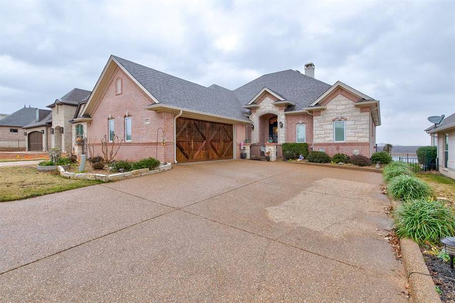 4104 Bluff View Drive, Granbury, TX 76048