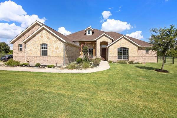 152 Heritage Parkway E, Decatur, TX 76234