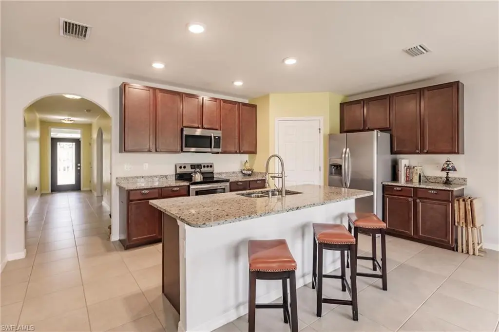 3660 27th AVE NE, Naples, FL 34120