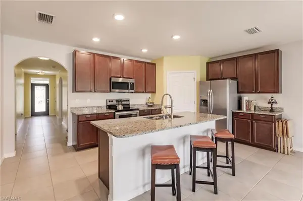 3660 27th AVE NE, Naples, FL 34120