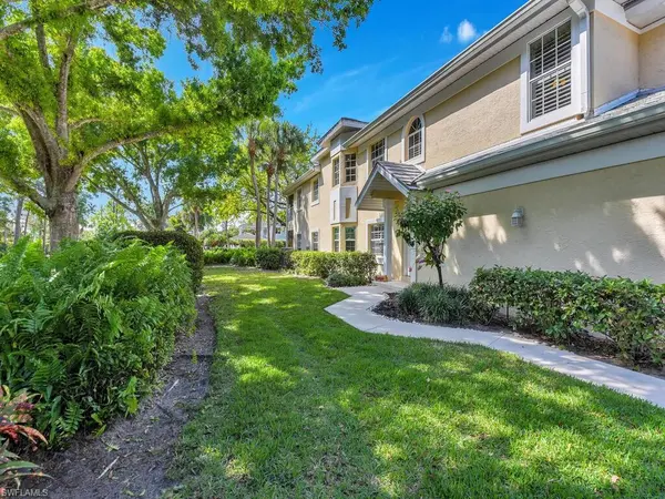 2803 Aintree LN F201, Naples, FL 34112