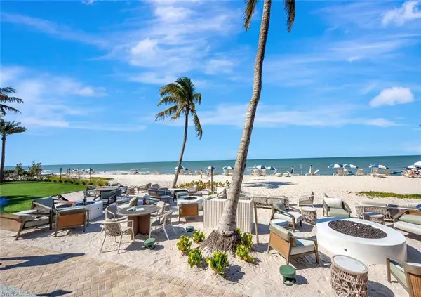 9790 Gulf Shore DR 105, Naples, FL 34108